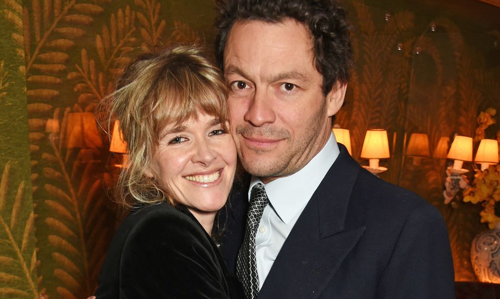 Tras ser pillado con Lily James, Dominic West reaparece con su mujer y defiende su matrimonio