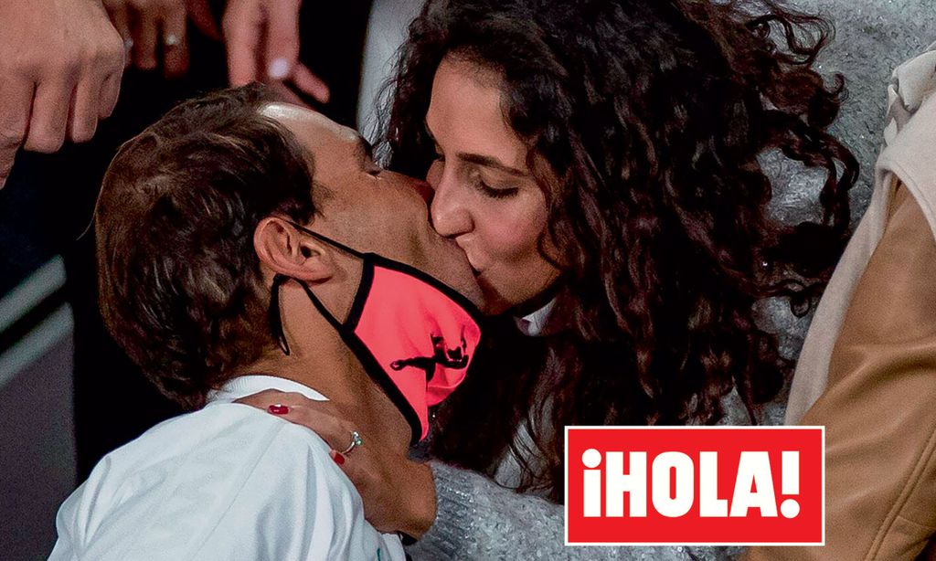 En ¡HOLA!: Rafa Nadal, el beso del campeón en su primer aniversario de boda con Mery Perelló