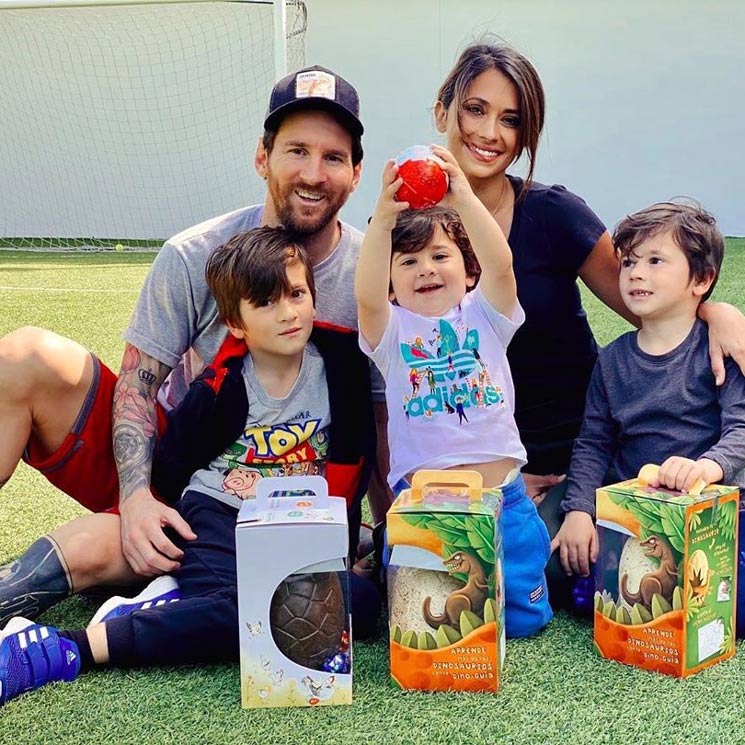 ¡Es un peluche! Las fotos más divertidas y simpáticas de los hijos de Messi para presentar a su perro