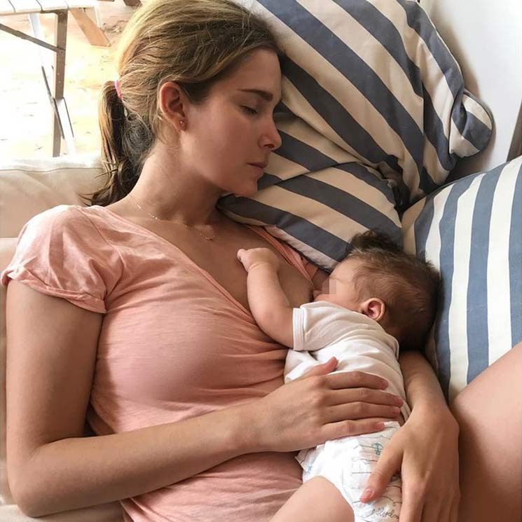 Natalia Sánchez y Marc Clotet, una plácida siesta familiar con sus hijos