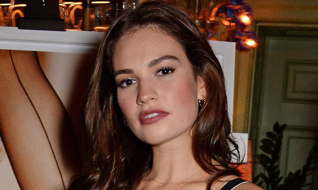 Lily James, en shock tras el posado y las declaraciones de Dominic West sobre su matrimonio