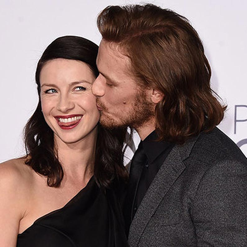 Sam Heughan, la estrella de 'Outlander', cambia a Caitriona Balfe por Celine Dion y Priyanka Chopra