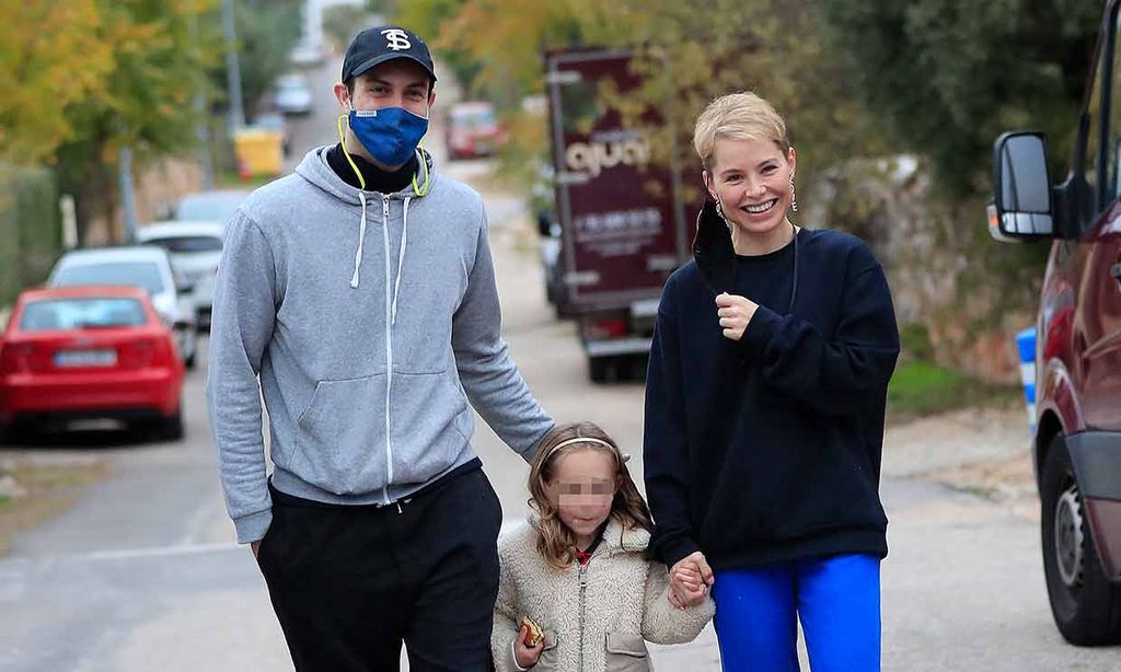 La foto de familia de Soraya a las puertas de su nuevo hogar