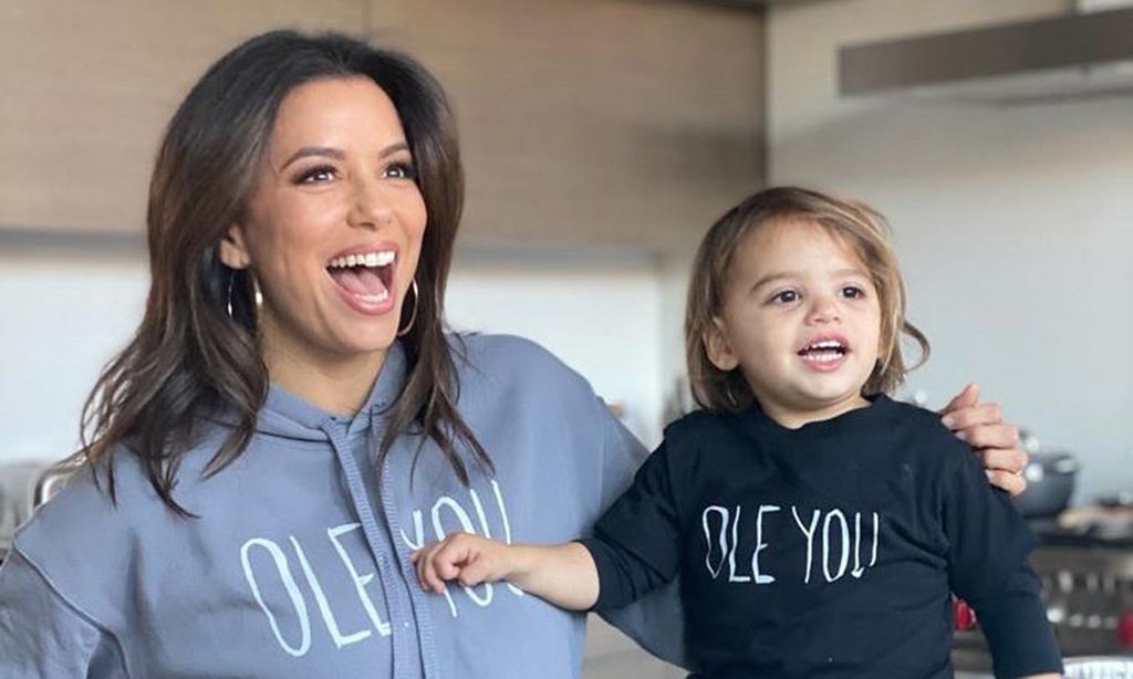 Eva Longoria tiene al repostero más alegre en casa, ¡su hijo Santi!