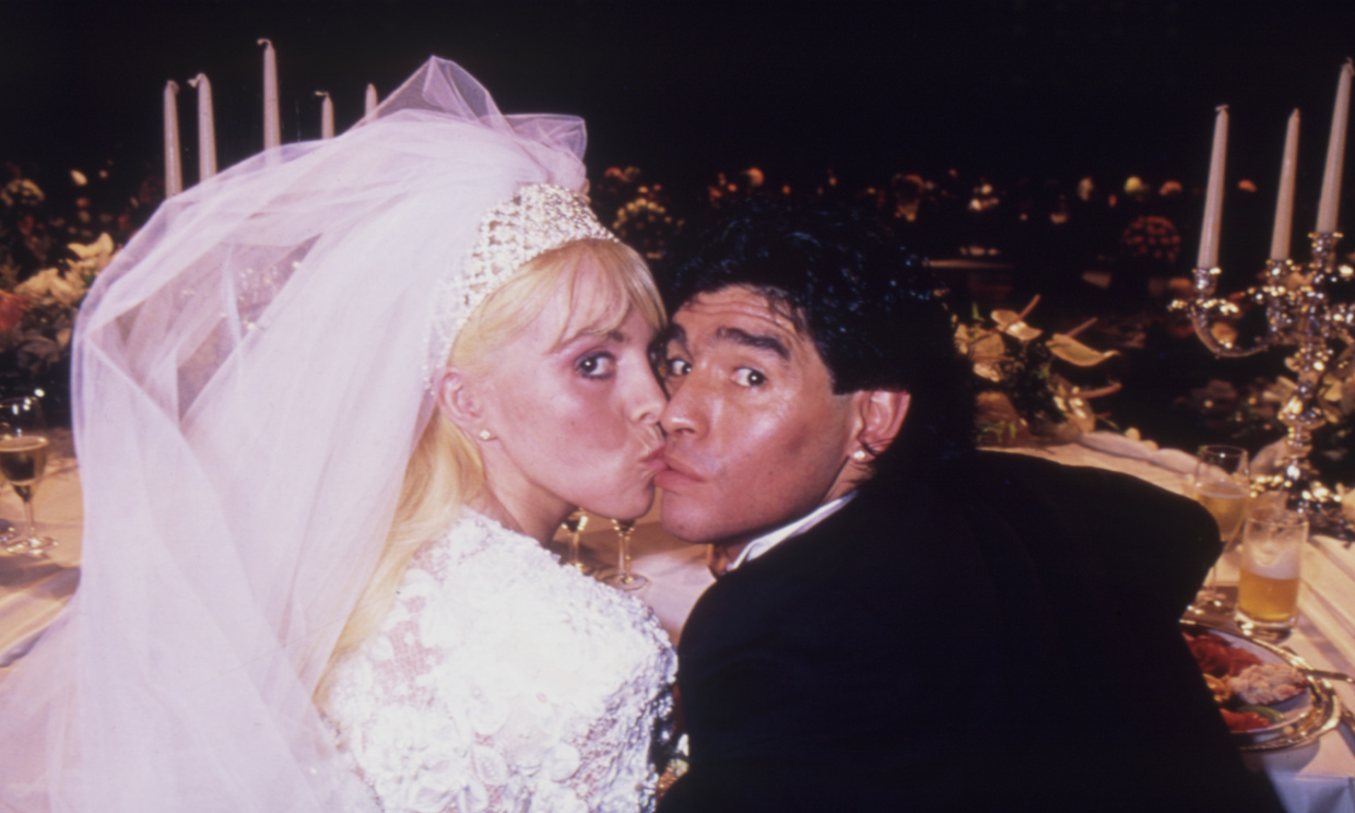 Recordamos la 'faraónica' boda de Maradona y Claudia Villafañe