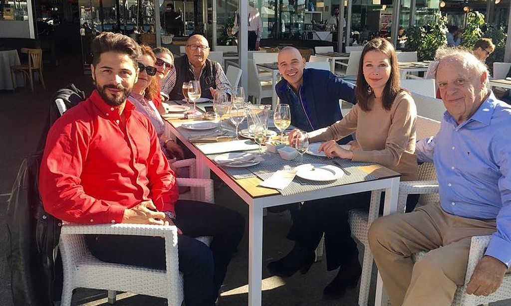 Esther Doña, Carlos Falcó y su familia y amigos