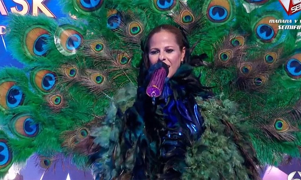 Malú acertó con su amiga: Pastora Soler era Pavo Real en 'Mask singer'