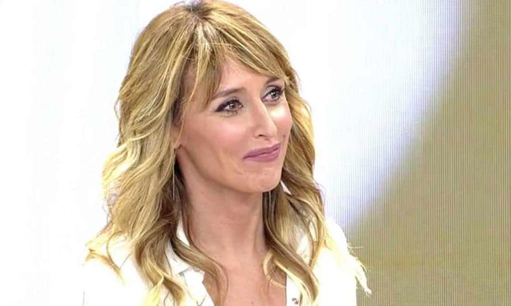 Emma García cuenta sus planes para estas fiestas y sorprende a sus compañeros con un regalo