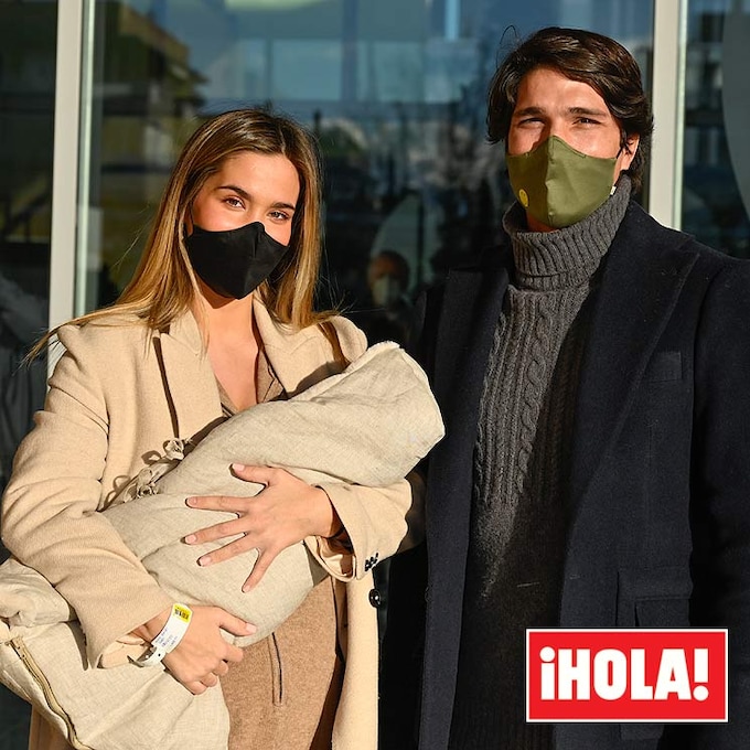 María Pombo abandona el hospital con su hijo Martín