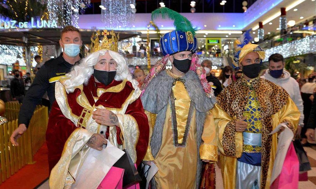 La Policía desaloja un centro comercial en el que Kiko Rivera era uno de los Reyes Magos