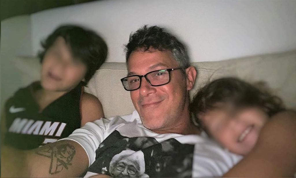 ¡Cuántos regalos! Los Reyes Magos se han portado muy bien en casa de Alejandro Sanz y Rachel Valdés