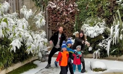 ¡Todos contra papá! La guerra de bolas de nieve de los hijos de Pilar Rubio y Sergio Ramos