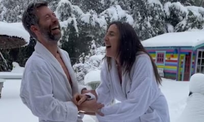 Paz Padilla se apunta a la moda de los posados sexys sobre la nieve y nos regala el más divertido