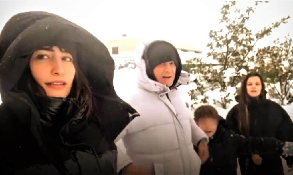 Las 'caídas' de Alejandro Sanz y otros momentazos divertidos de nuestras 'celebrities' en la gran nevada