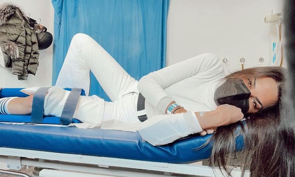 Carla Barber, trasladada al hospital tras sufrir un aparatoso accidente en la nieve