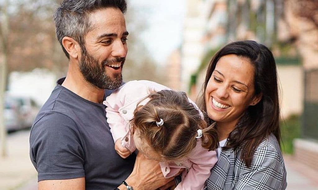 Roberto Leal, Sara Rubio y su hija Lola