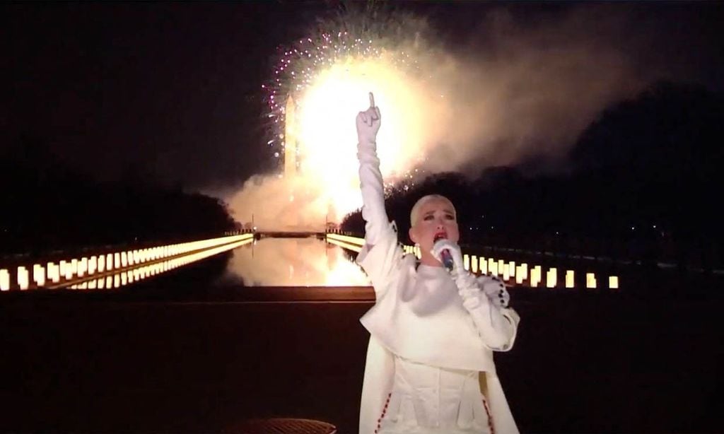 Katy Perry ilumina la investidura de Joe Biden con fuegos artificiales