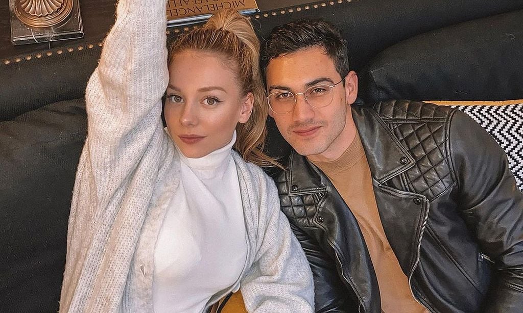 'Feliz vuelta al sol mi vida': Alejandro Speitzer felicita a Ester Expósito con estas fotos personales