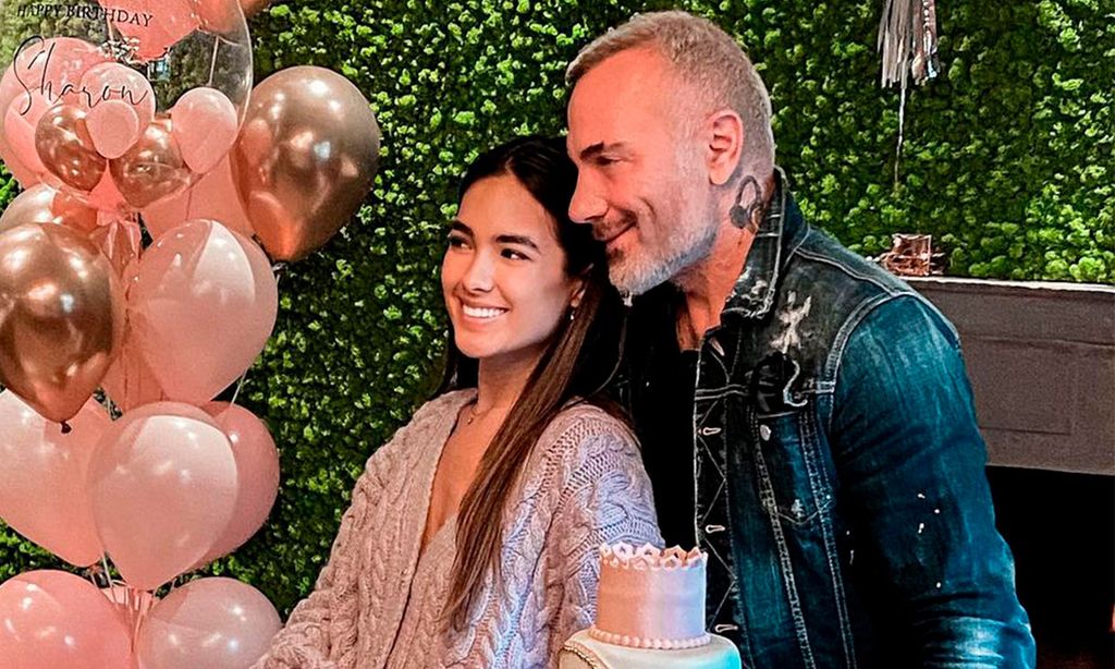 Gianluca Vacchi celebra por todo lo alto el cumpleaños de Sharon Fonseca junto a su 'mejor regalo'