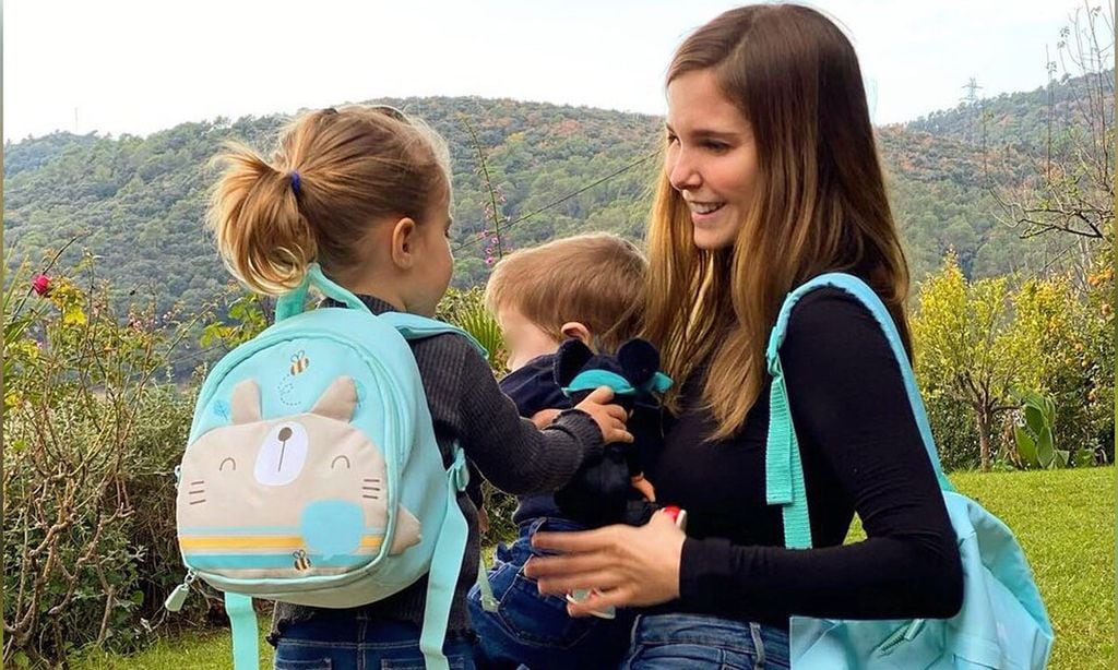 Juegos de cojines con Neo y desayunos 'by Lía', Natalia Sánchez se lo pasa en grande con sus hijos