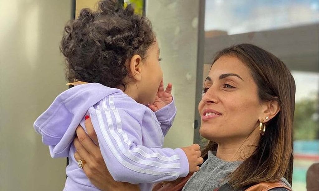 Hiba Abouk cuenta cómo la maternidad ha cambiado su vida: 'Soy mucho más feliz'