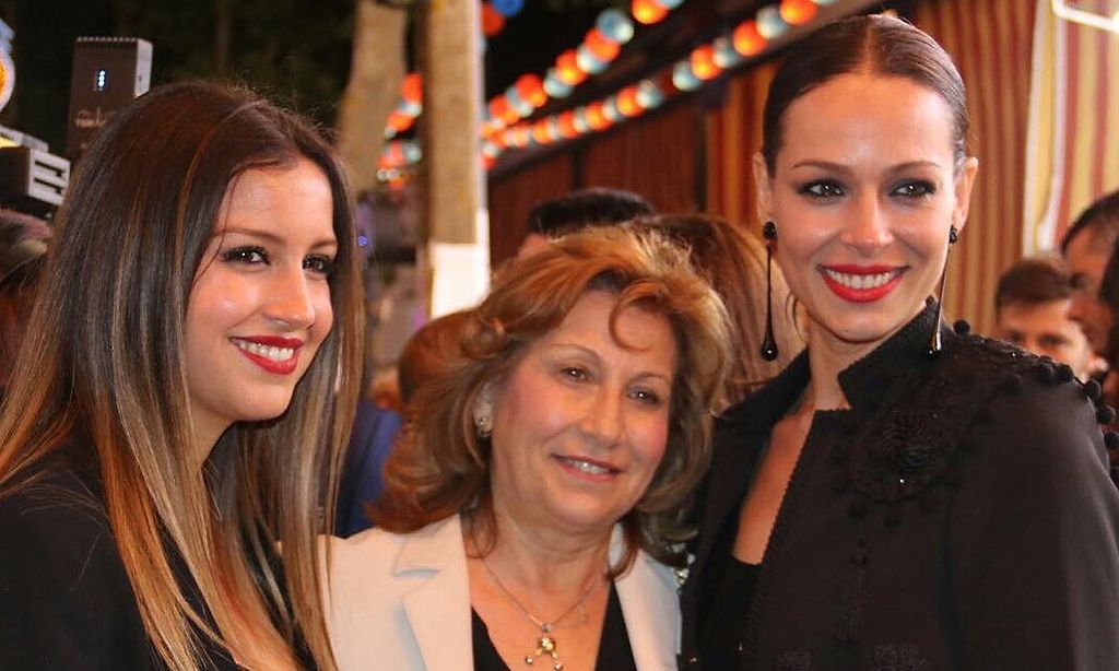 Eva González sorprende a su madre con una espectacular tarta por su 65 cumpleaños