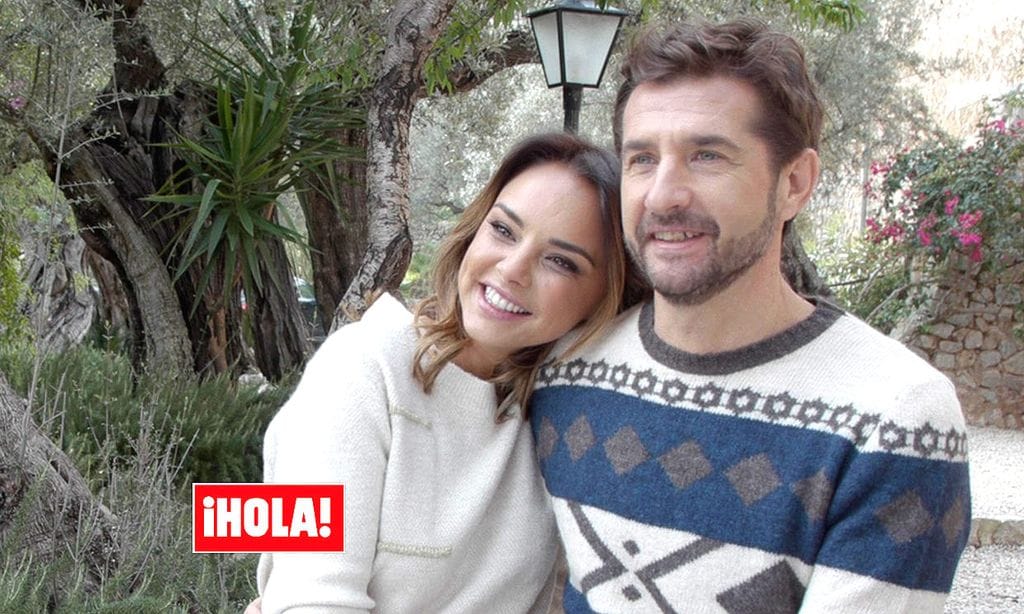 Chenoa y Miguel Sánchez Encinas muestran su imagen más romántica y recuerdan: 'el amor nunca sobra'