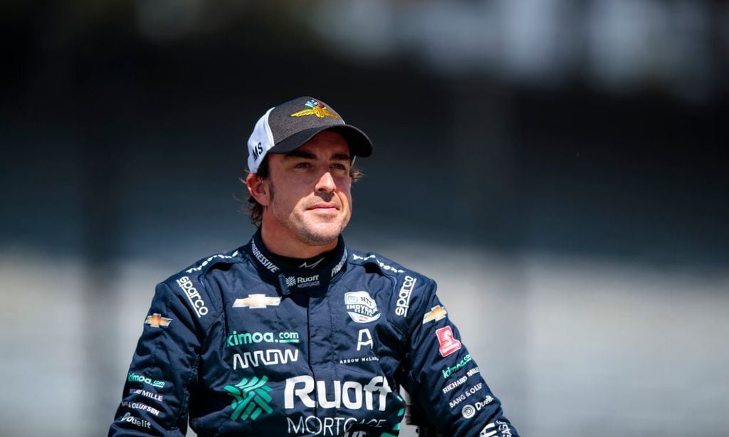 Fernando Alonso muestra cómo tiene el rostro una semana después del atropello que sufrió