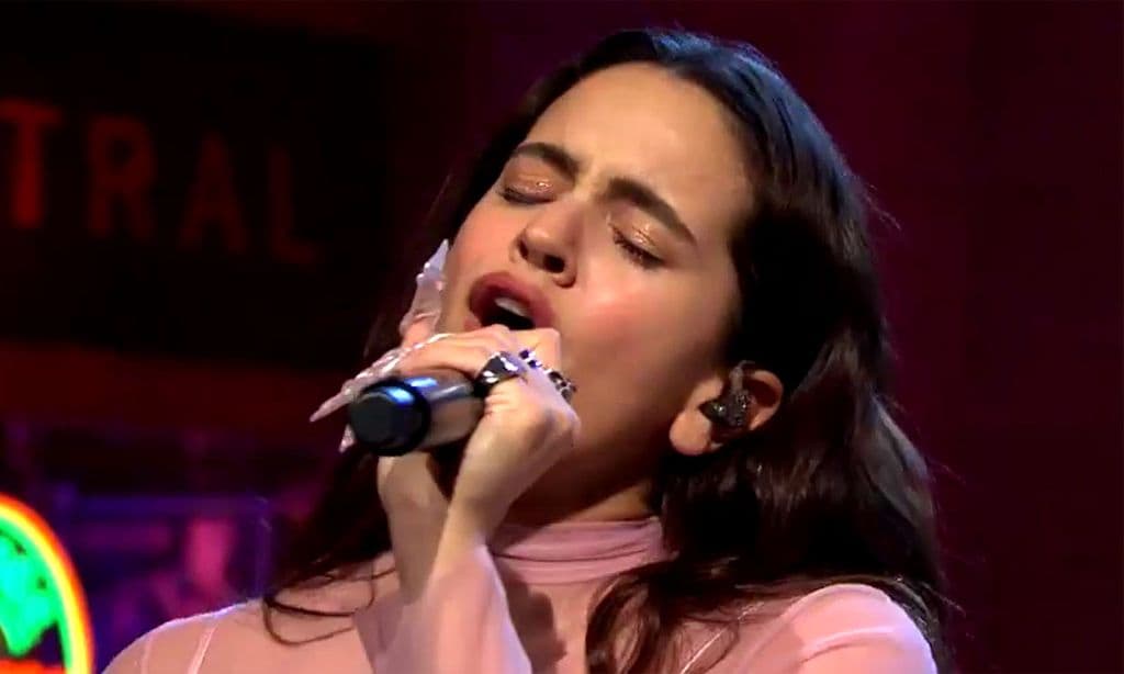 Rosalía, durante su actuación en el 'Saturday Night Live'