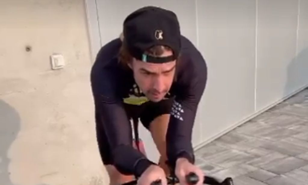 Fernando Alonso vuelve a montar en bicicleta tras su atropello