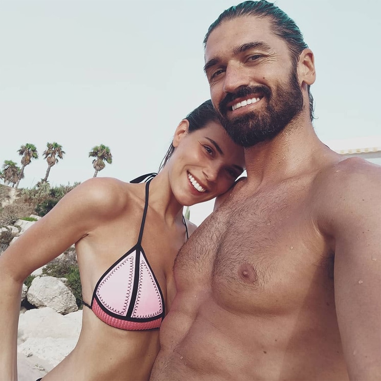 ¡Pareja de guapos! El piragüista Javier Hernanz presume de novia