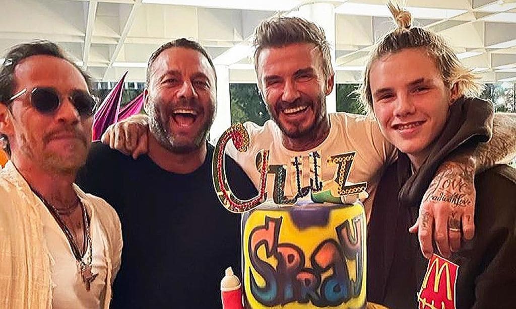 Cruz Beckham celebra su 16 cumpleaños acompañado de... ¡Marc Anthony!