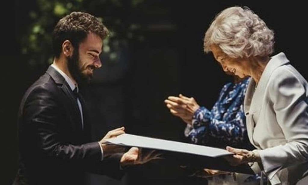 El motivo de esta foto de la reina Sofía con Pablo Díaz