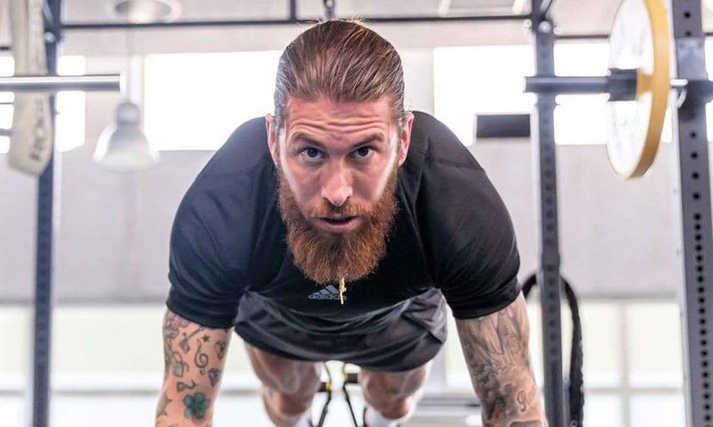 ¡No le queda ni un solo hueco! Sergio Ramos muestra su impresionante espalda tatuada