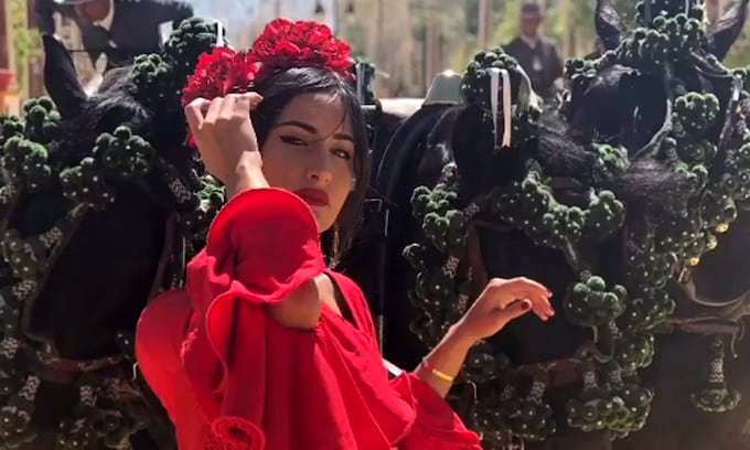 Rachel Valdés vestida de flamenca