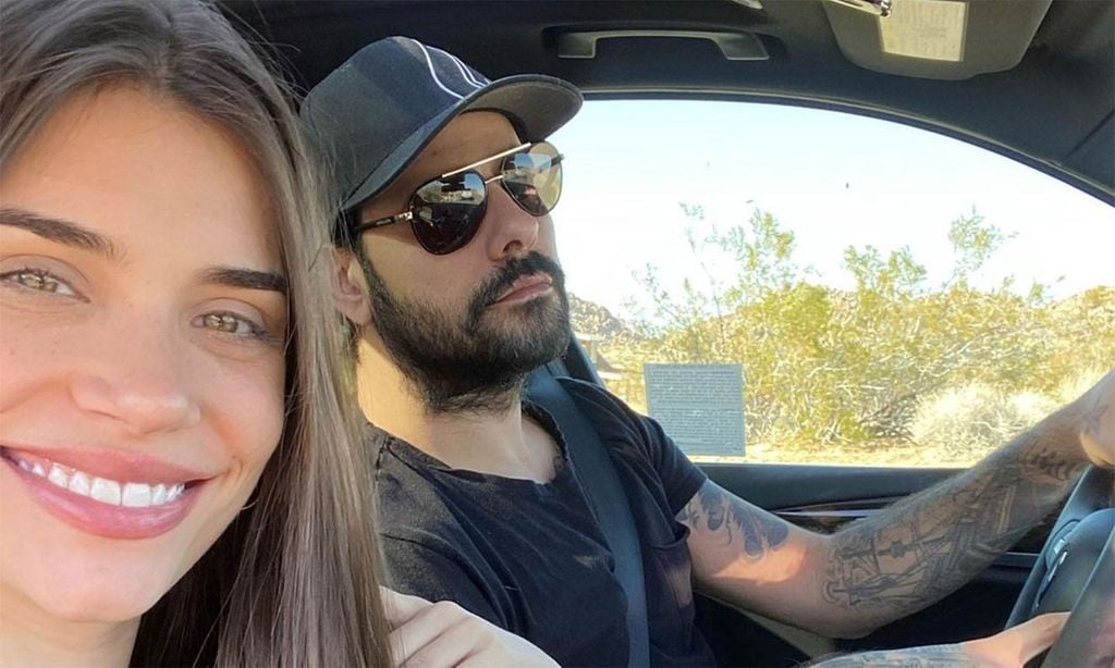 Eva de Dominici, la novia de Eduardo Cruz, le felicita con su álbum de fotos más personal