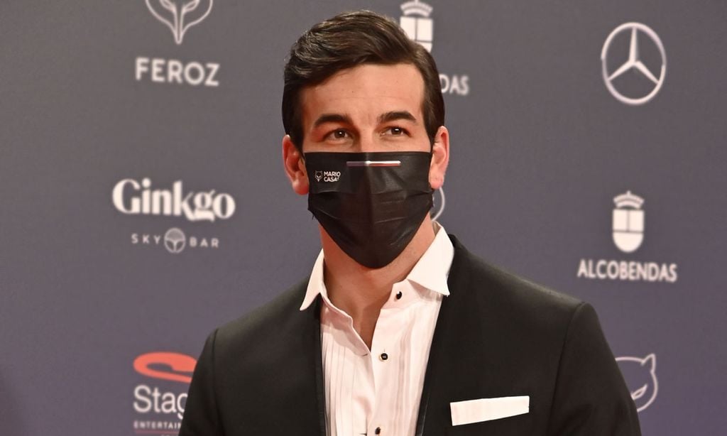 Mario Casas, 'maravillosamente bien' junto a Déborah François: 'Mi corazón late fuerte'