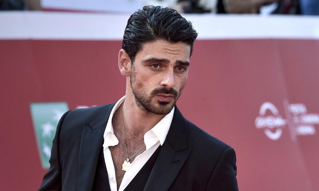 El actor Michele Morrone, con 12 millones de seguidores en redes, afronta así la fama