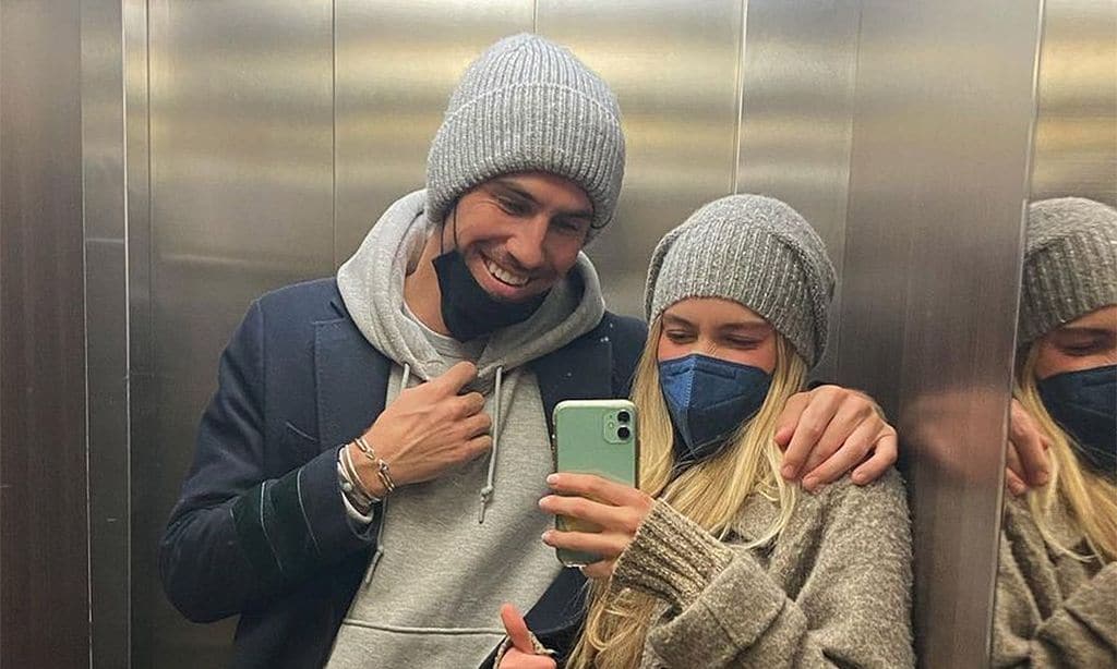 Recetas, clases de sueco, viajes... Daniela Figo felicita a Beltrán Lozano con el álbum de su romance