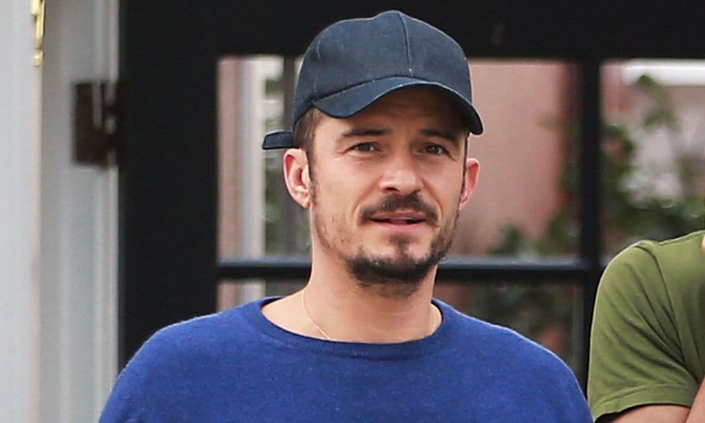 Cánticos budistas y colágeno para desayunar: la rutina de Orlando Bloom que se ha hecho viral