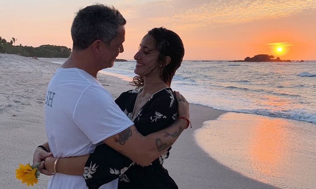 Alejandro Sanz muestra su admiración por Rachel Valdés: 'Ella pincela latidos'
