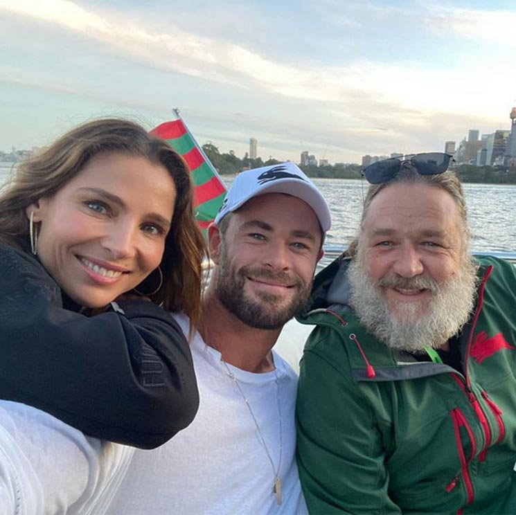 Conocemos el porqué de las últimas fotos de Russell Crowe con Elsa Pataky y Chris Hemsworth