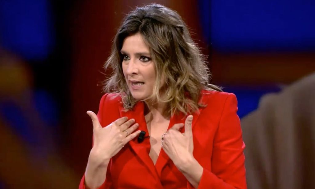 El tremendo enfado de Sandra Barneda en el último programa de 'La isla de las tentaciones'