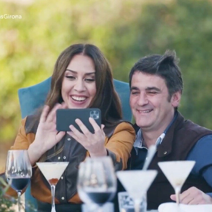 Jesulín de Ubrique saca su lado más fan con Mónica Naranjo para mandar un vídeo a su mujer
