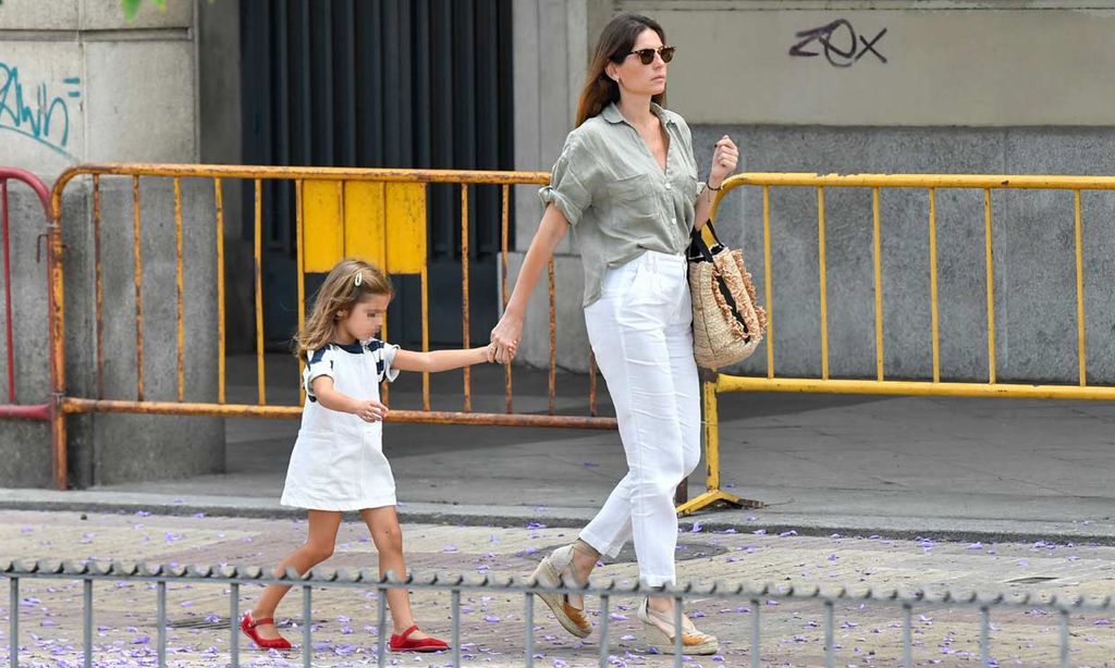 ¡Toda una artista! Carmen, la hija de Francisco Rivera y Lourdes Montes expone un cuadro muy taurino