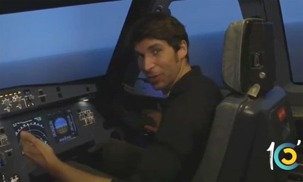 Bienvenidos a su vuelo, les habla el comandante... ¡Cayetano Rivera!