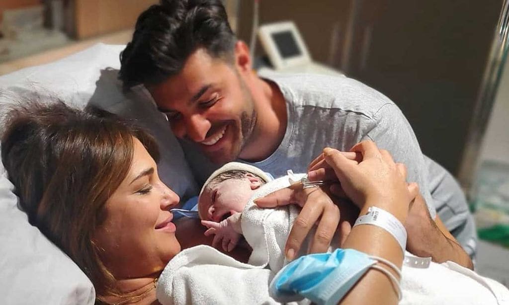 Paula Echevarría con su hijo recién nacido