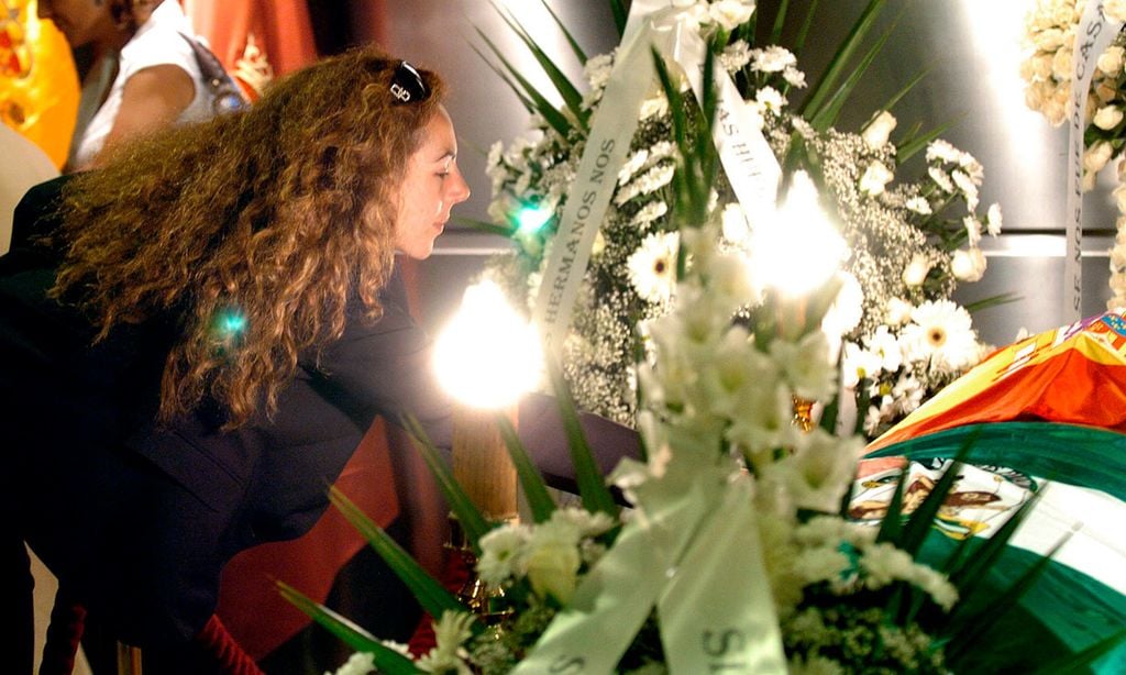 Del dolor de la familia a la multitudinaria despedida en Chipiona: recordamos el último adiós a Rocío Jurado
