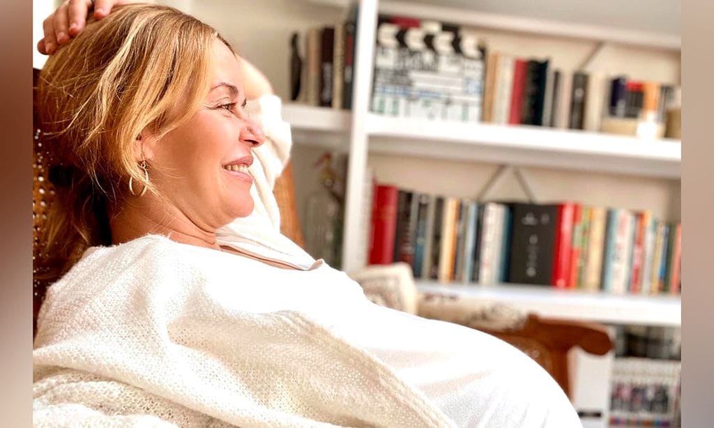 María Adánez pone a punto la habitación de su bebé, al que le escribe una emotiva carta