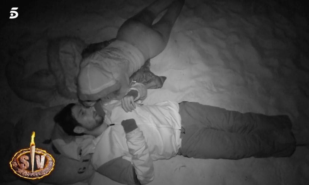 ¿Amor en 'Supervivientes'? Valeria Marini y Gianmarco, cada vez más cerca
